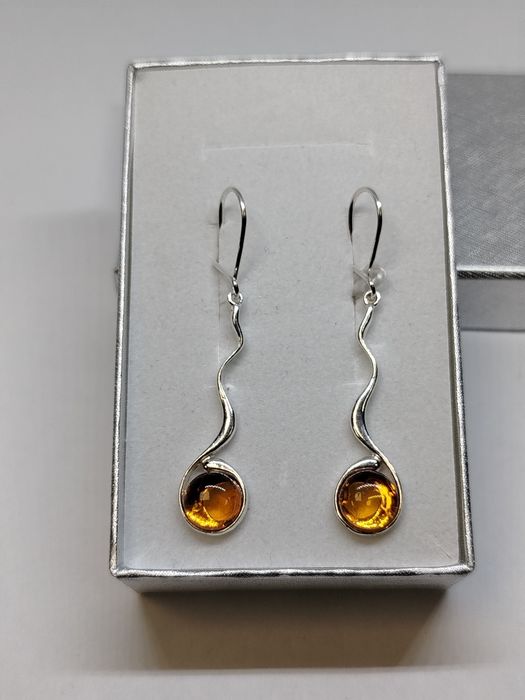 Srebrne wiszące kolczyki z bursztynem srebro 925