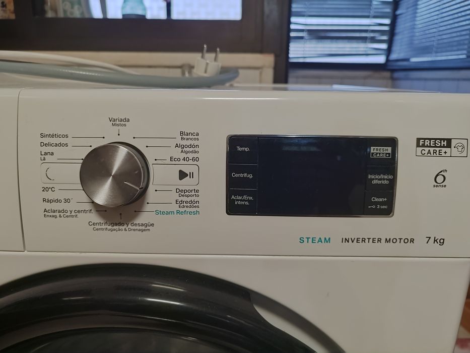 Máquina de lavar roupa Whirlpool