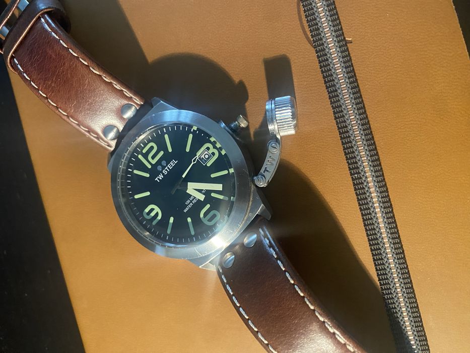 TW Steel Canteen com coroa de rosca