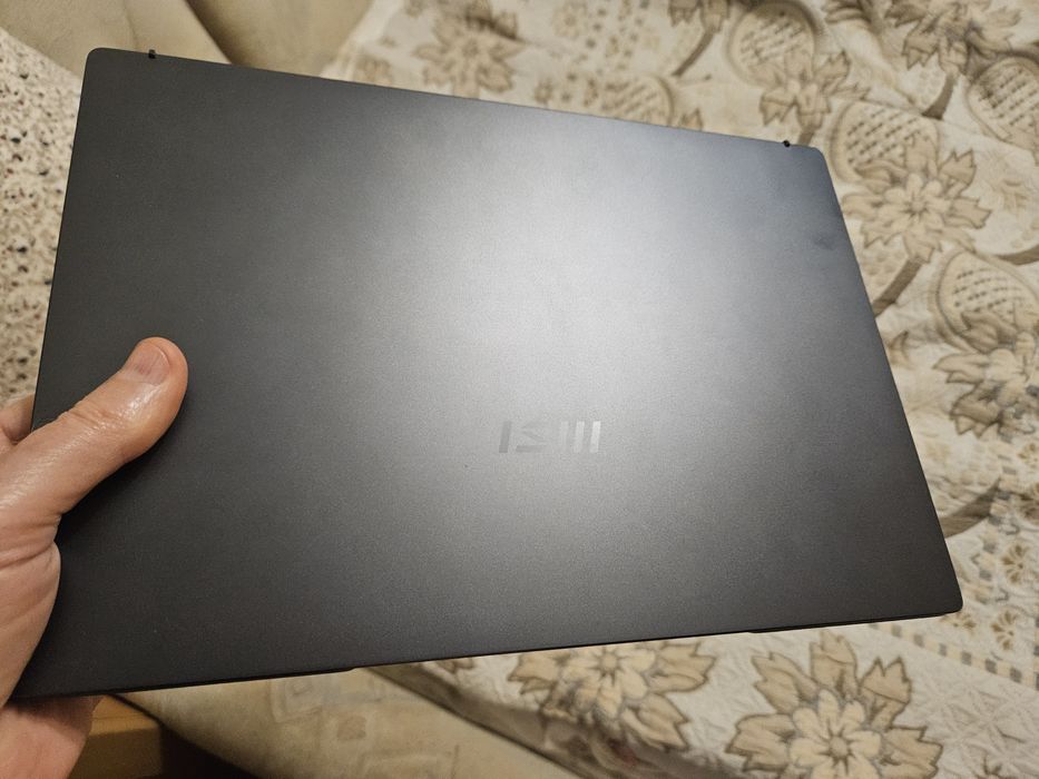 Ноутбук Ноутбук MSI Modern B11MOU-1023PL 14" IPS i7-1195G7 8GB RAM 512