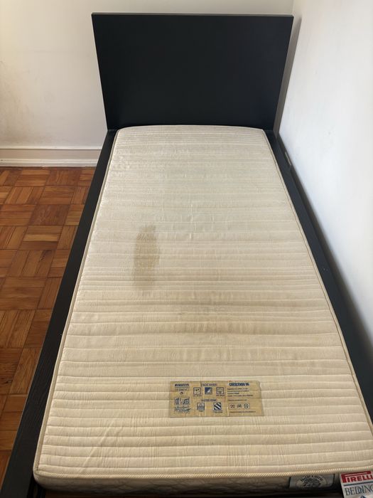 Estrado cama IKEA com colchão opcional
