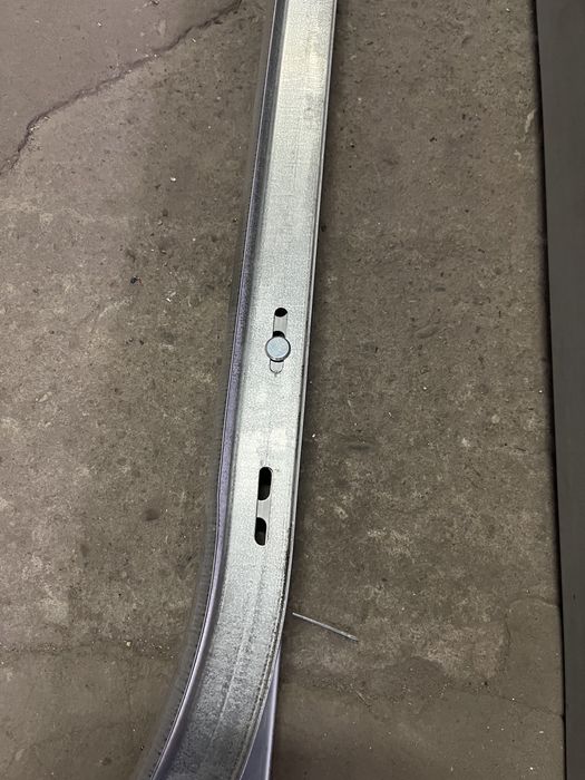 Prowadnice do bramy segmentowej zestaw wysokisc 350