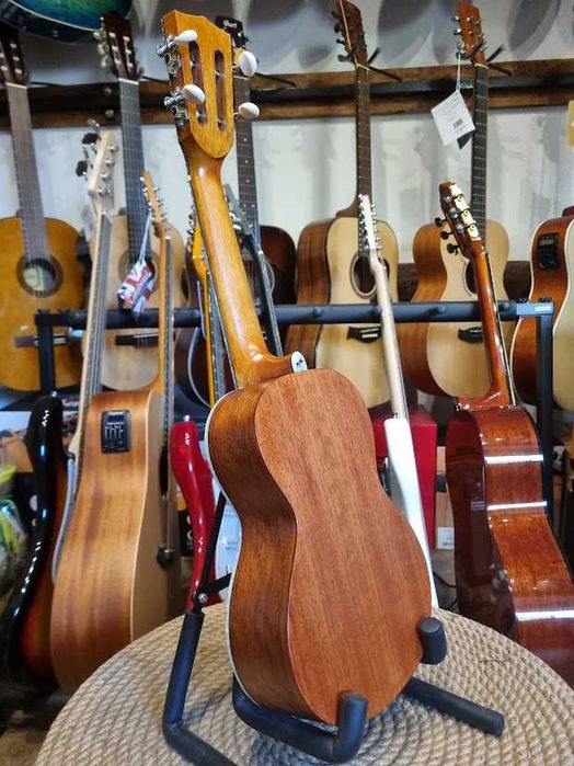 Mahalo MP2 Pearl ukulele koncertowe z pokrowcem MP-2 solid top