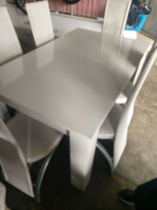 Mesa de cozinha com 6 cadeiras
