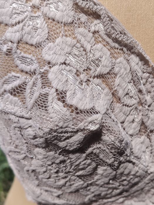 Biustonosz koronkowy damski rozmiar 85C