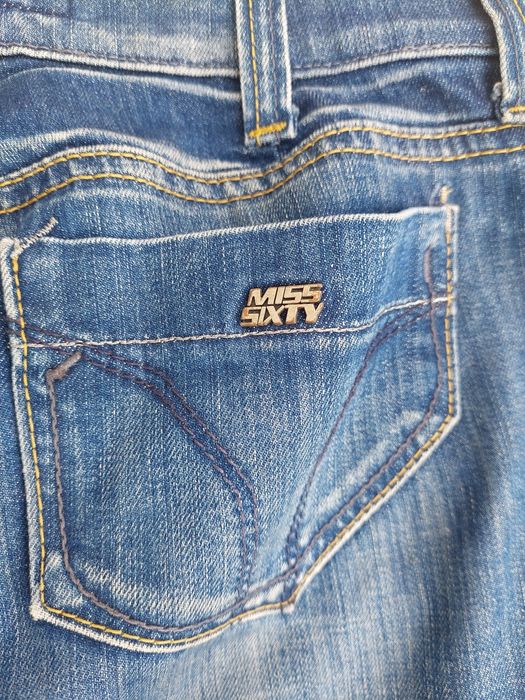 Calças ganga miss sixty
Ótimo estado
Tamanho 30