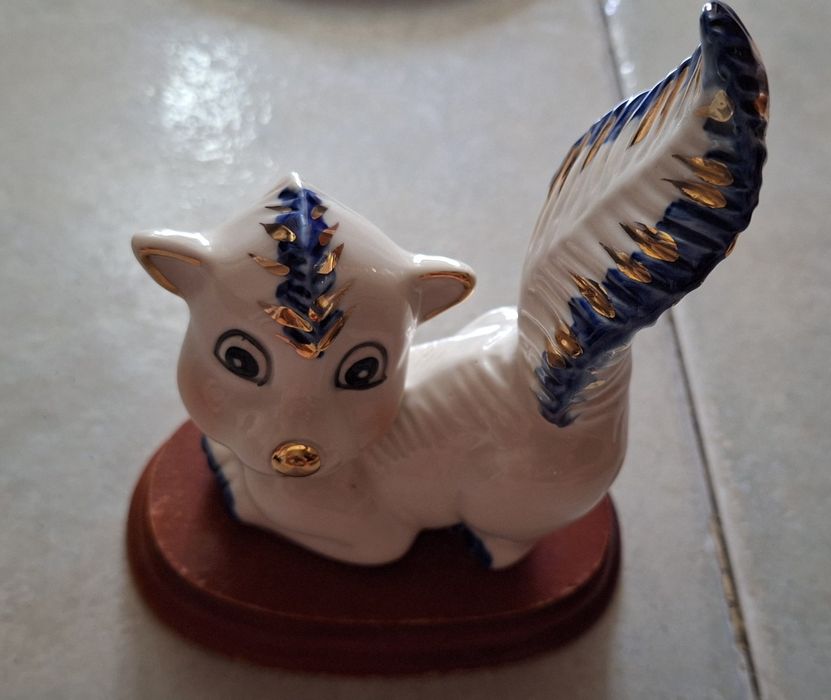 Esquilo Decorativo de Porcelana