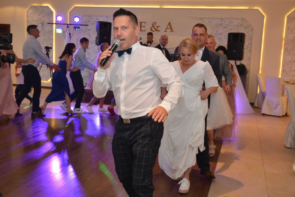 DJ (Wodzirej ): Wesele/poprawiny/Urodziny,Jubileusz,18stki,