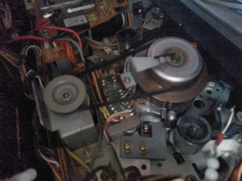 Видеомагнитофон Sharp VC-8300