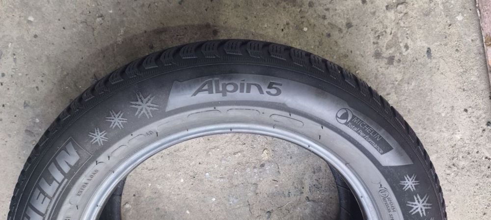 Шини Michelin Alpin 5 215/60 R16