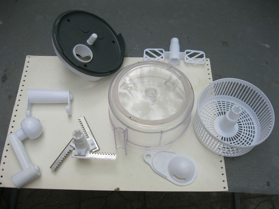 Продам ручной кухонный комбайн