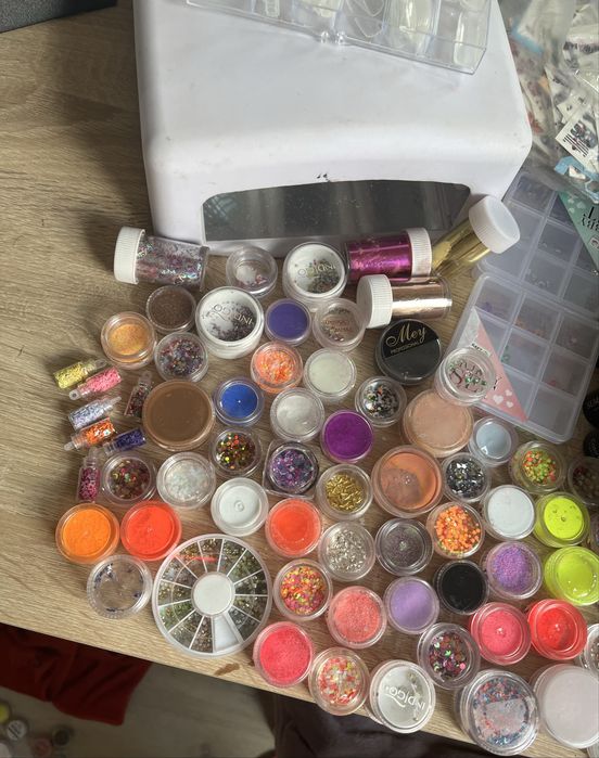 Zestaw do robienia manicure paznokci