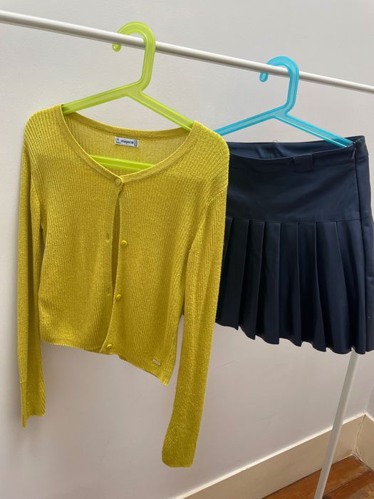 Saia com efeito de pele + Camisola de malha fina. Entre 8 e 10 anos
