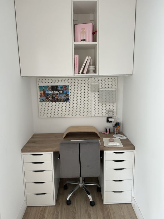 Biuro z szafkami komplet