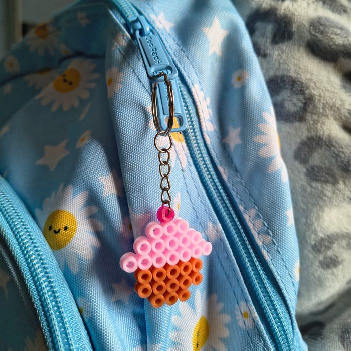 Breloczek babeczka koraliki hama do prasowania