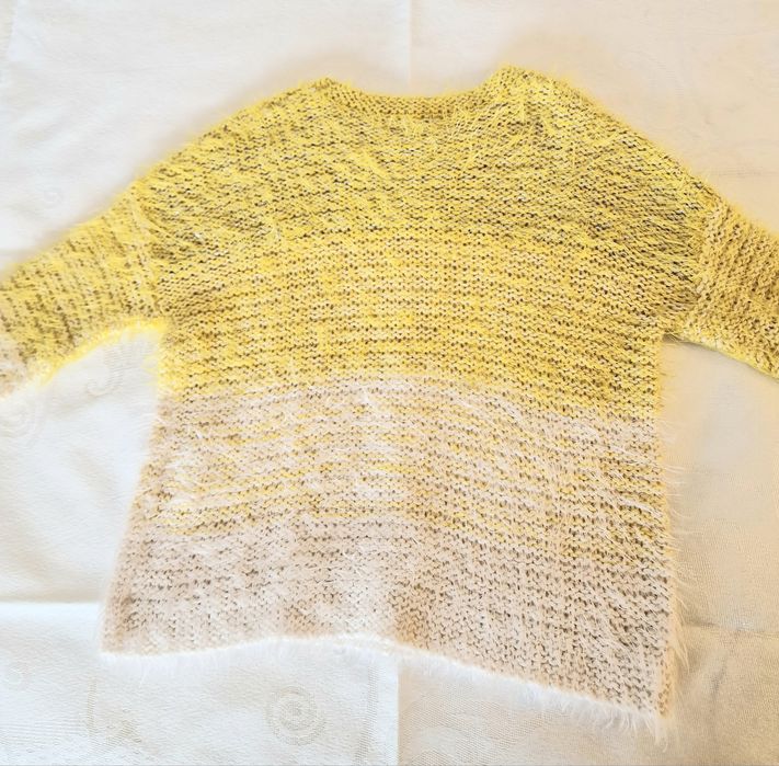 Camisola peludinha e brilhante de Benetton  6-7 anos