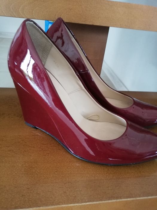 Sprzedam buty koturn z Wojasa