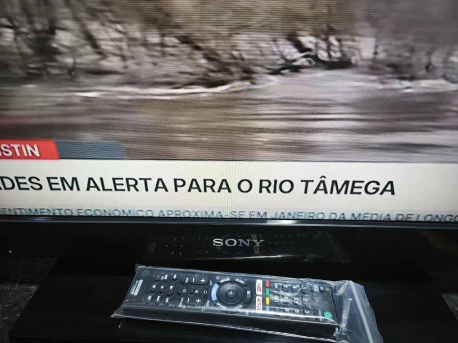 Tv Sony 32 LCD com comando