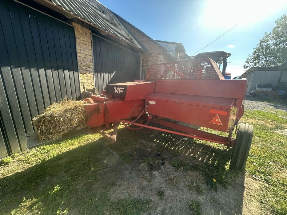 Тюкувальний прес Massey Ferguson