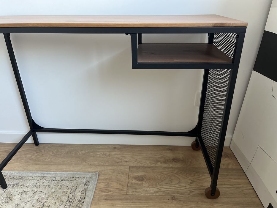 Secretaria pequena (mesa apoio)