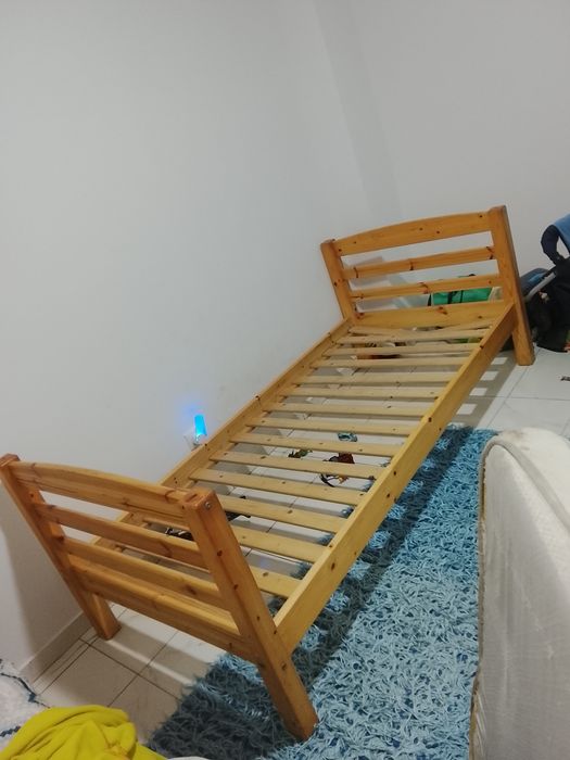 Vendo cama de solteiro