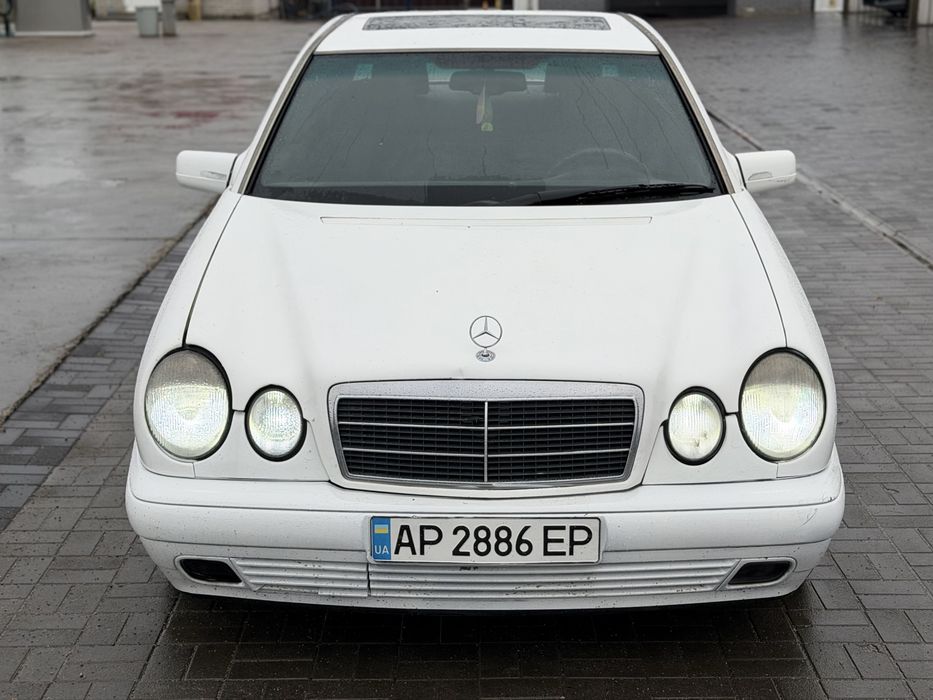 Mercedes-Benz E200 Газ/Бензин