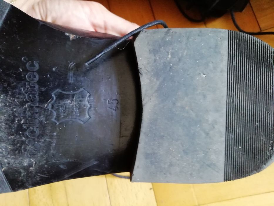 Skórzane eleganckie buty męskie Bata 45/46
