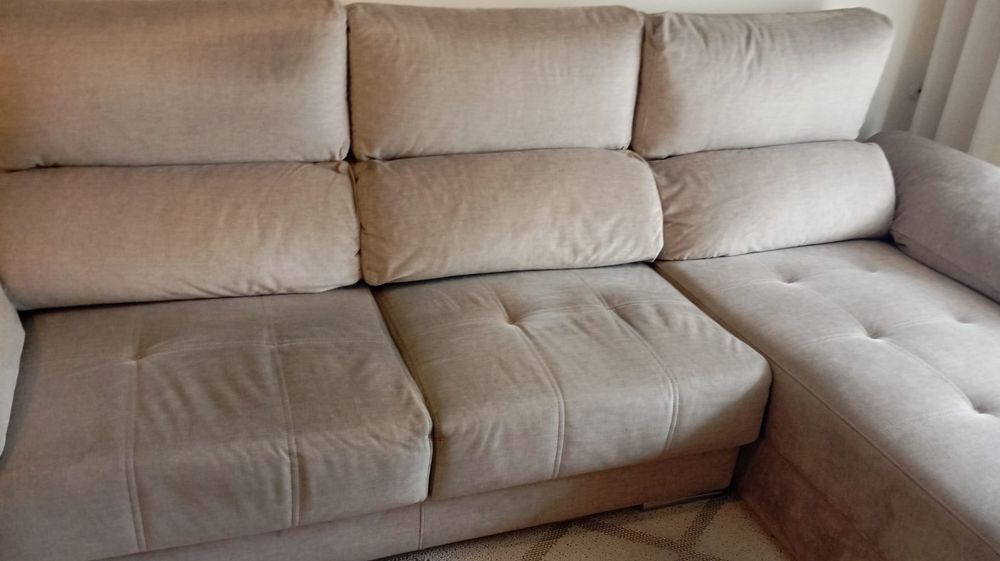 Sofá bege com chaise long, como novo