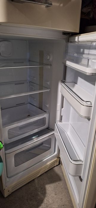 Combinado SMEG A+++ creme (com pouco uso, mas com avaria na placa)