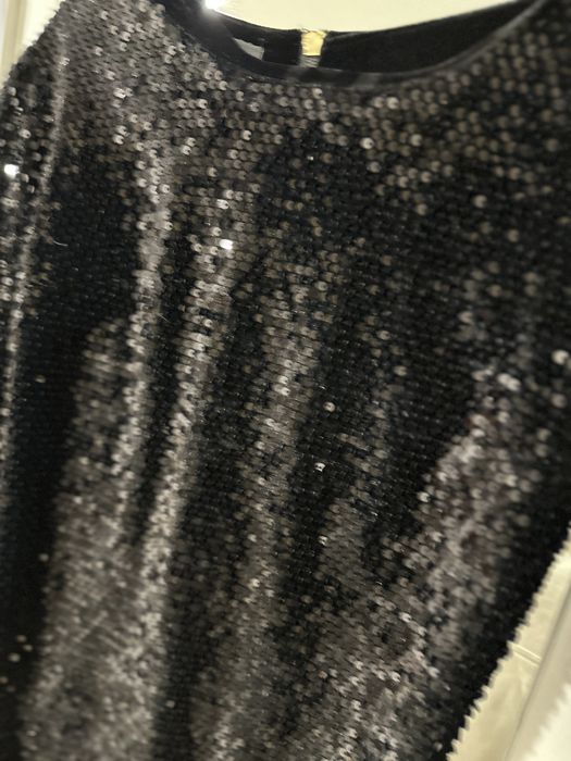 Новорічна жіноча сукня з паєтками