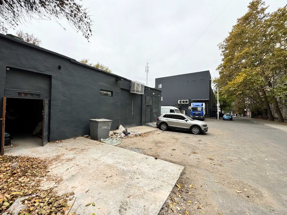 Пр.Центральний/3Слобідська(за АТБ) 27кв.м. великий район 10000 грн/міс