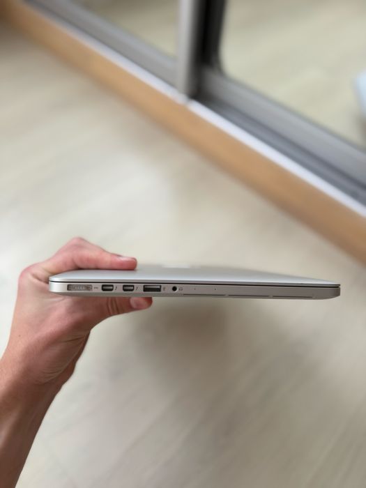 Macbook Pro 2015 8 128 гарний стан
