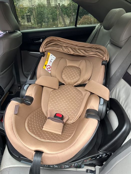 автокрісло преміум-серії LUX від Britax Römer ( Warm Caramel)