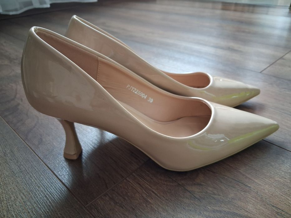 Buty z ekoskóry bezowe, obcas 7cm