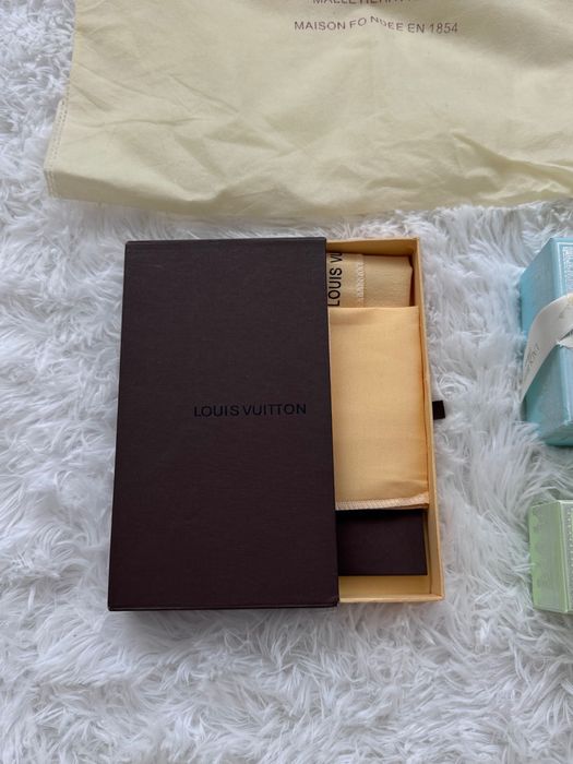 Коробки коробочки lv пильник