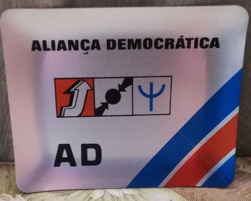 Cinzeiro bandeja do AD do Sá Carneiro