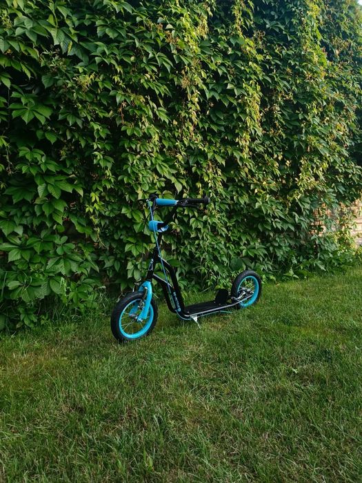 Hulajnoga na pompowanych kołach 12 cali