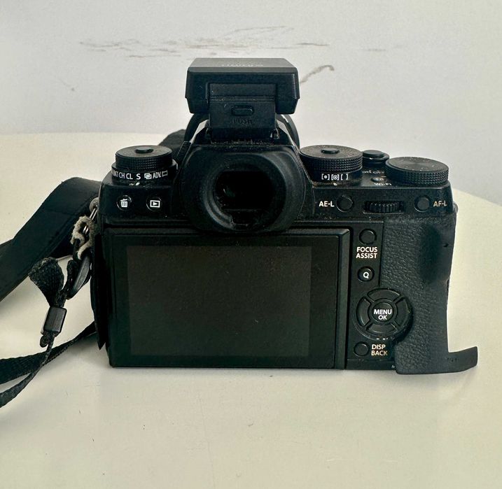 Máquina fotográfica Fujifilm X-T1 + XF 18-135mm | Kit completo + acessórios