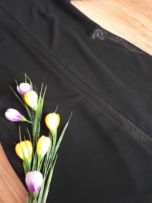 Класична чорна сукня міді. Little black dress