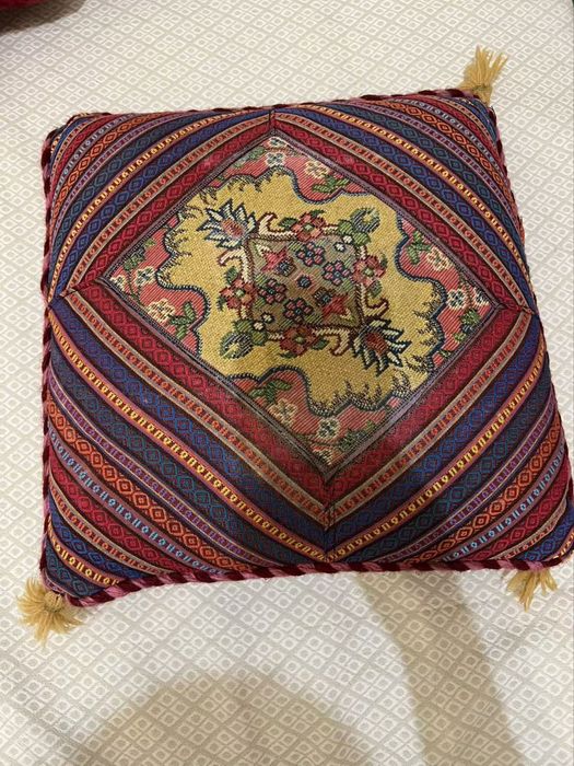 Almofada de estilo oriental, persa, paquistanesa.