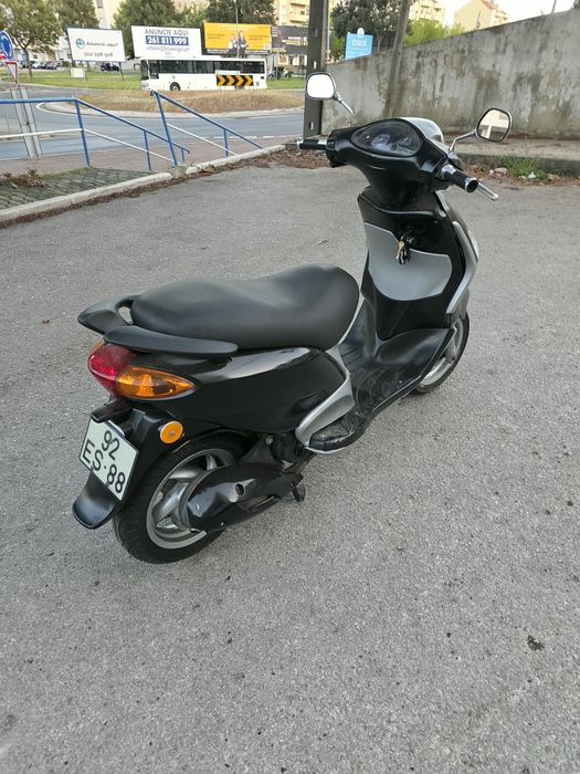 Piaggio fly 125 4 tempos muito económica