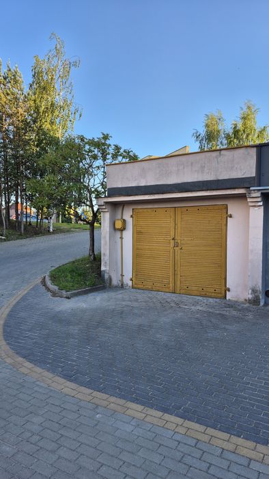 Sprzedam duży garaż na Klonowej