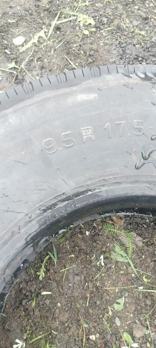 Opona 9.5R17.5 jak nowa