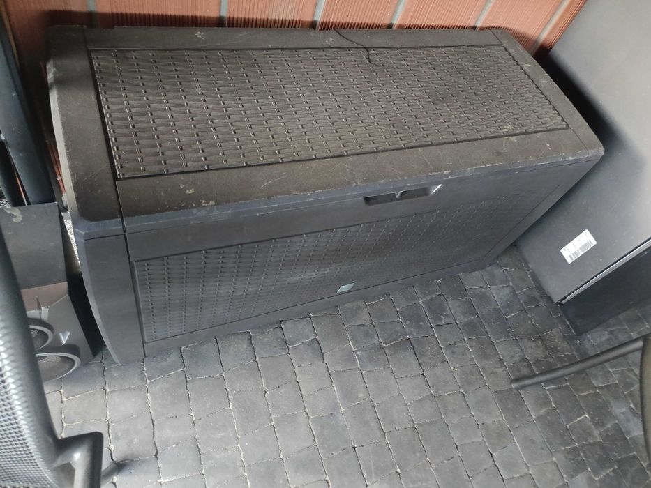 meble ogrodowe stoł fotele kanapa skrzynia
