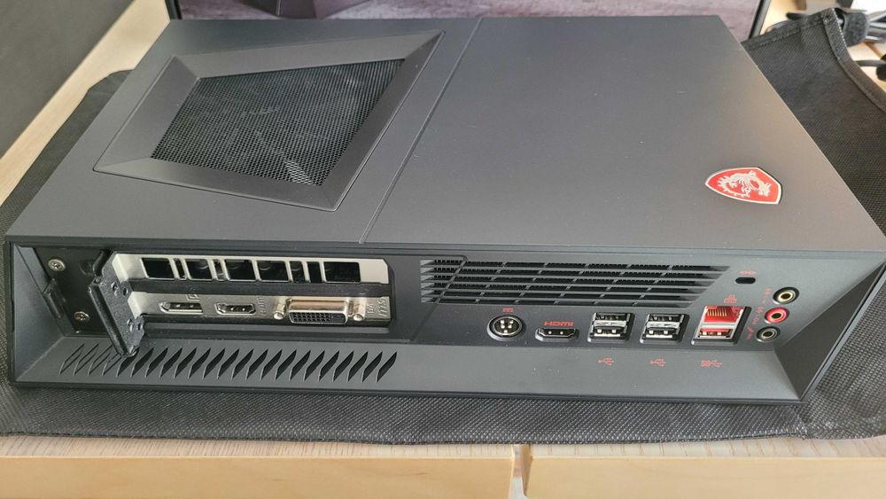 Mini PC MSI Trident 3 - GTX 1660 Super + 16Gb DDR4 + i5 10400F