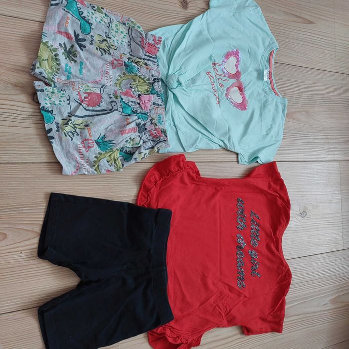 Paka ubranek letnich dla dziewczynki w rozmiarze 104