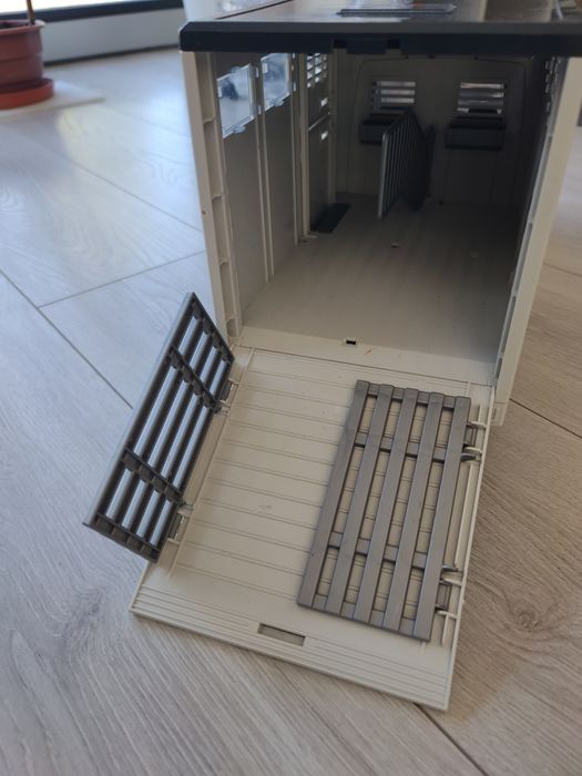 Bruder Mercedes sprinter do przewozu koni