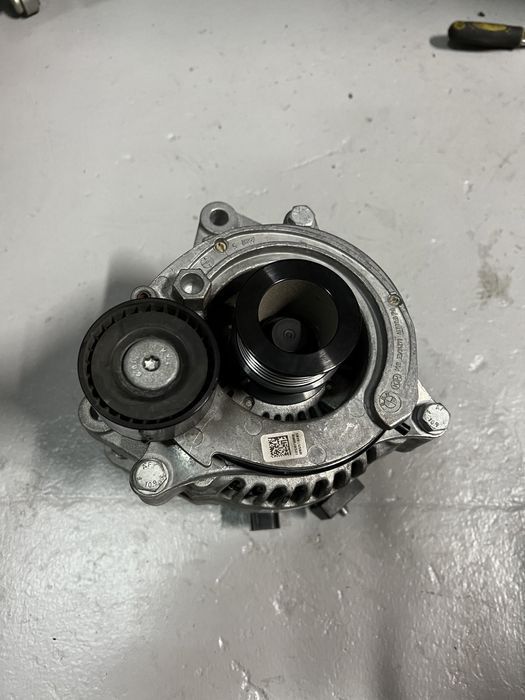 Alternador Bmw motor 116D 3 cilindros