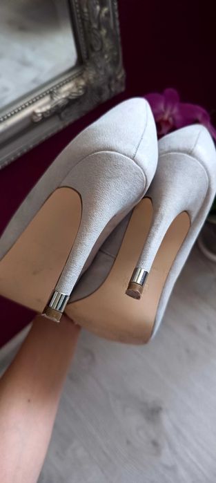 Buty na obcasie, New Look