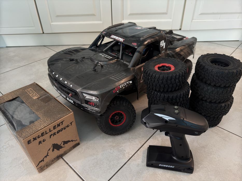 130 км на годину Arma 1/7 MOJAVE 4WD EXB на радіоуправлінні